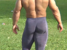 MUSCLE ASS IN MOTION