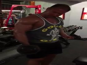 Christian Engel Training Biceps
