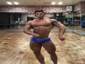 Craig Morton - Gym Posing