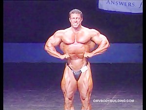 Muscle Advent Calendar Day 19: Bob Cicherillo posing 2005