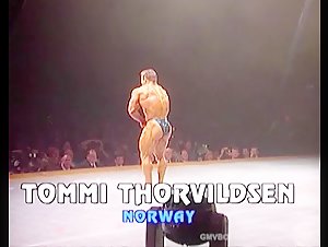 Muscle Advent Calendar Day 20: Tommi Thorvildsen posing 2002