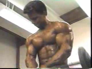Teen Bodybuilder- Mike Tremblay pump room curls