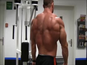 Mature Bodybuilder shows up his body