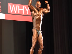 ROIDGUTTED MOHAWK MUSCLEBULL IN SHINY GREY POSERS