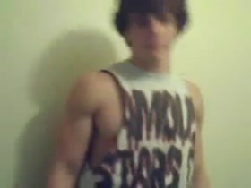 Justooraw - Shirtless & Flexing