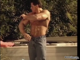 Big Bodybuilder Solo