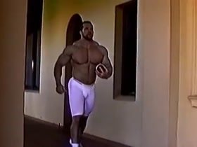 FOOTBALL - BODYBUILDER !