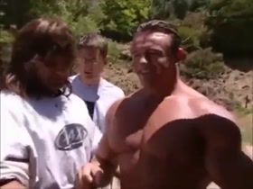 FUNNY BODYBUILDER CLIP !