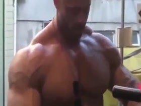 «what the f*** is goin' on ?!?»