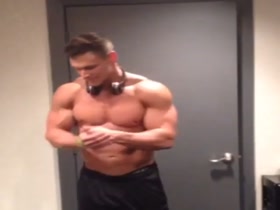 Chase Ketron Flexing
