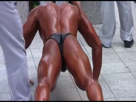 HOT ASIAN MUSCLE !