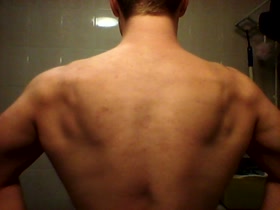 19 yo amateur bodybuilder showing back muscles