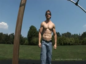 muscle bareback fuck