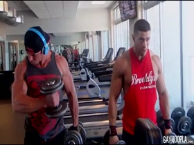 2 HOT HUNKS !