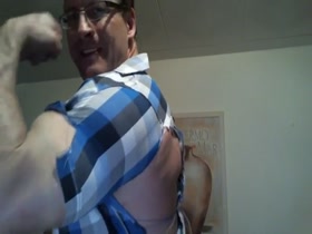 bodybuilder rips shirt