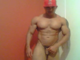 MUSCLED LATINO ! 2