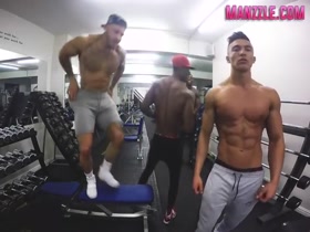 ASHLEY CAIN'S BIG MUSCLE BUTT !