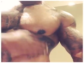 HOT PECS & NIPPLES ! !