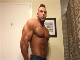 Nick Trigili Off Season Flexing