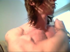 Gary, the ripped Scottish guy flexing