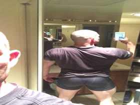 Irish Bodybuilder Flexing the globes