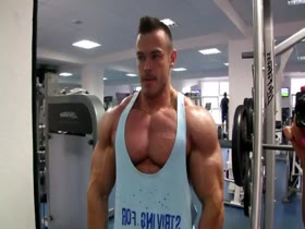 MUSCLE FLEX !