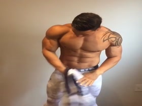 SOME HOT MUSCLE !