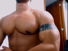 HOT LATIN MUSCLE !!!!!
