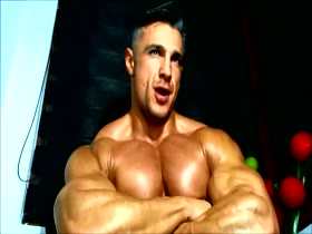 Musclegod Alex Webcam Flex Sessions