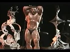 Bodybuilder's Artful Physique Routine