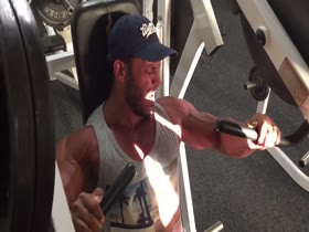 Hani Anwar Chest press