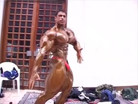 HOT BODYBUILDER MORPH !