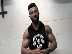 BODYBUILDER'S TINY 27 INCH WAIST