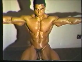 CHRIS DICKERSON MR. OLYMPIA 1982 POSING NUDE.