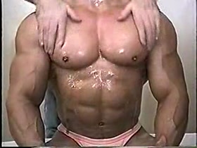 HOT PECS !!!!