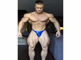 Incredible chris BUMSTEAD - posing