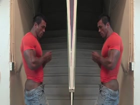 HOT MUSCLE !