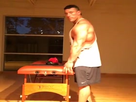 muscle moving