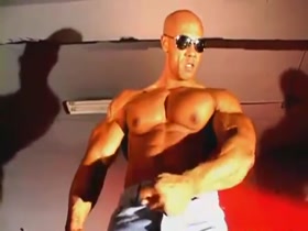 MUSCLE WORSHIP !