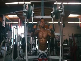 Arya Saffaie abs workout