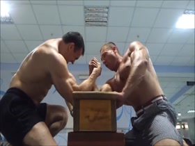 Misha vs. Orlik armwrestling