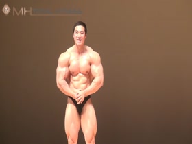 lee sung chul guest posing