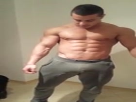 Muscle Hung