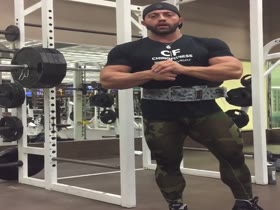 Leonidas Chino - Bulge and Squats