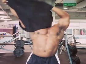 HOT PECS & NIPPLES !!!!