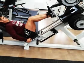 Teen athlete Tomas leg press