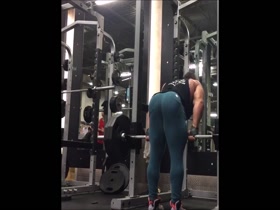 Those are GIGANTIC glutes!!!!!!!!!!!!!!