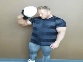 Blond Bodybuilder posing