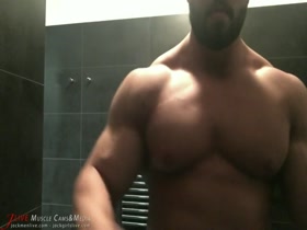 HOT MUSCLE !