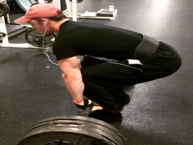 Tim K. does deadlifts
